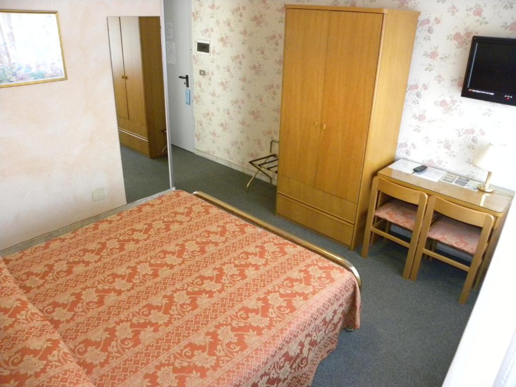 Hotel Rosengarten Павия Стая снимка