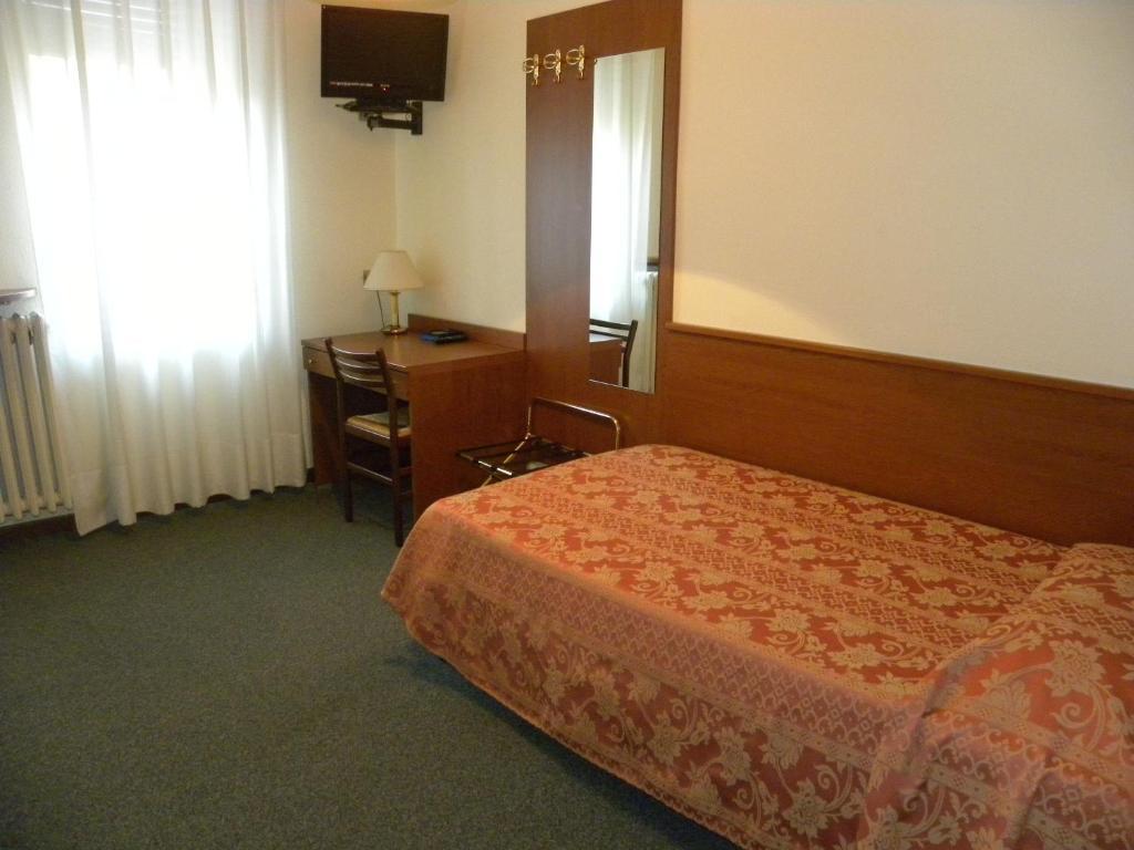Hotel Rosengarten Павия Стая снимка