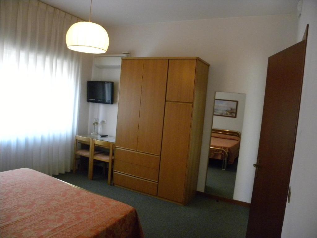 Hotel Rosengarten Павия Стая снимка
