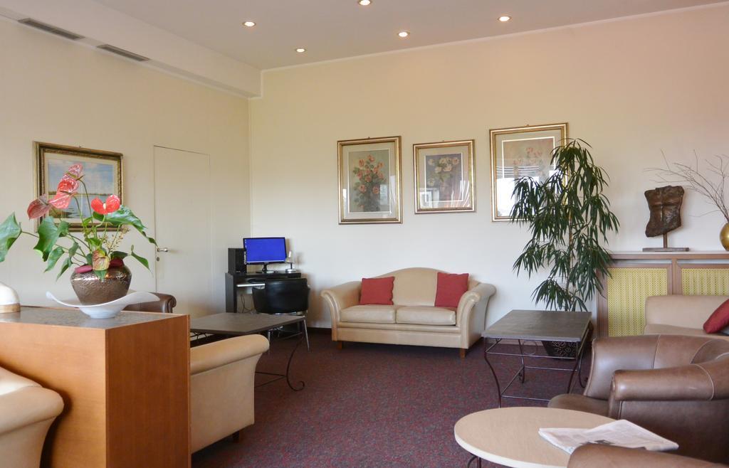 Hotel Rosengarten Павия Екстериор снимка